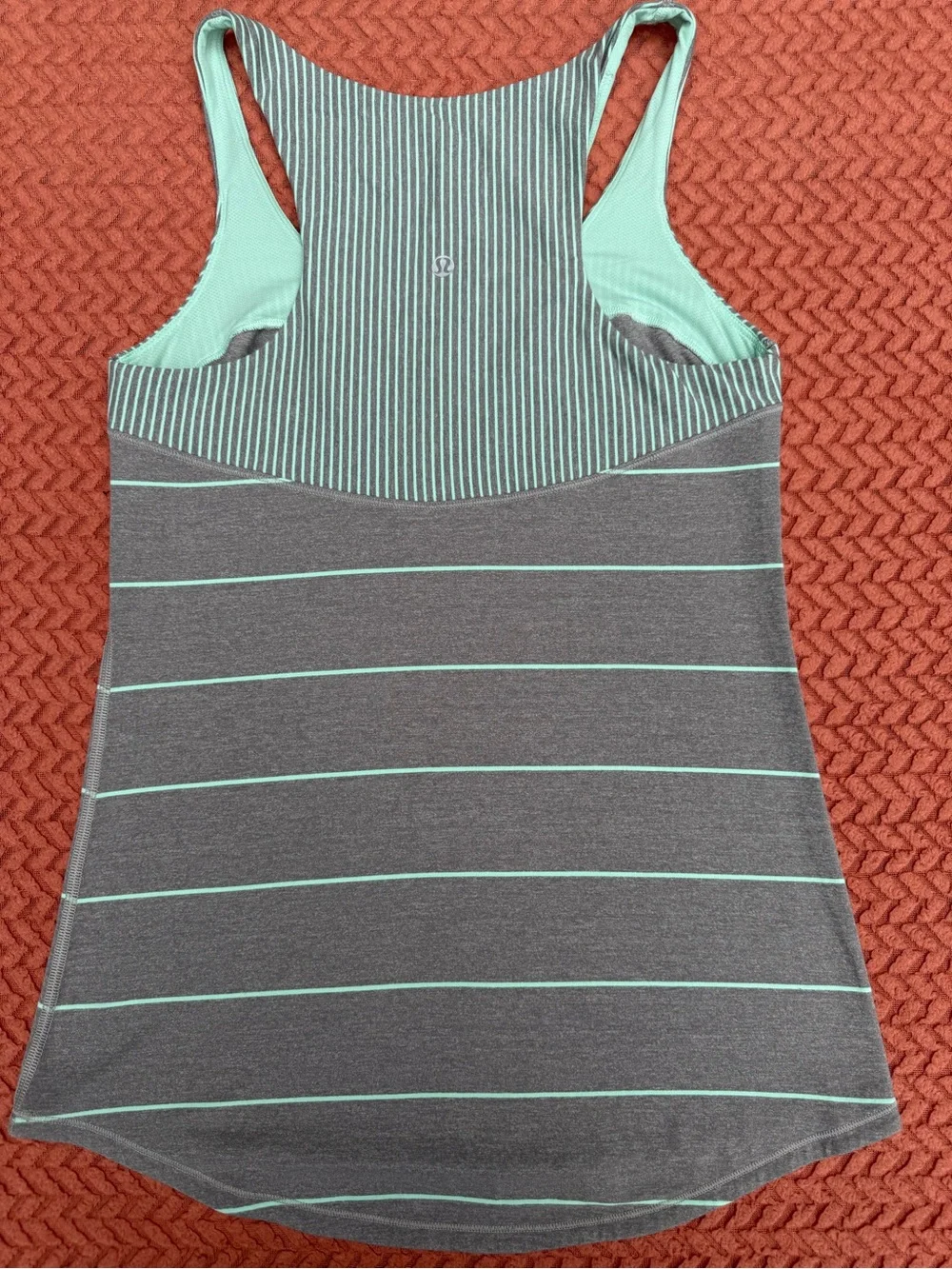 Lululemon lot of 5 tank tops size 6 excellent condition most not worn